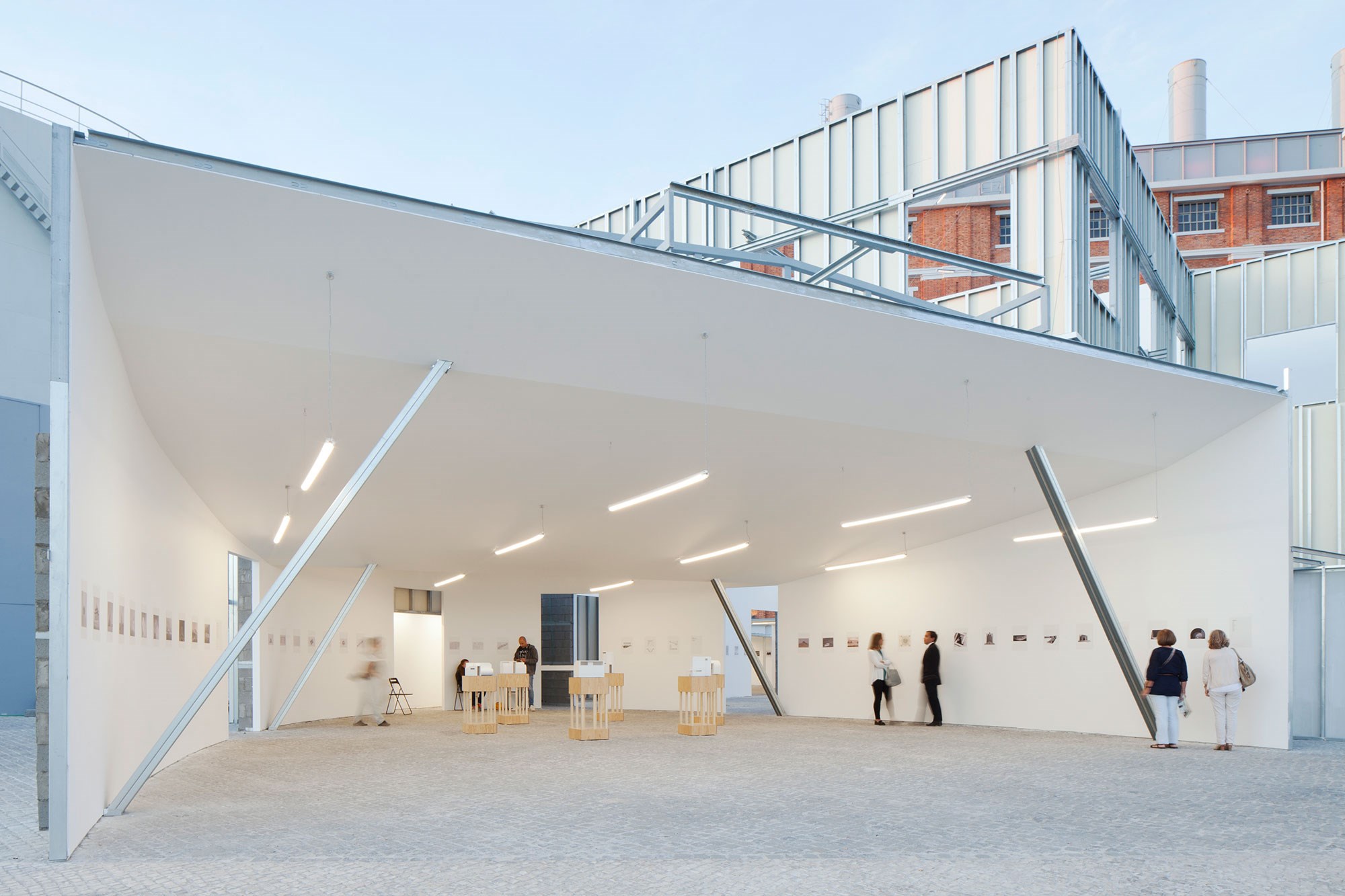 A Forma da Forma, curadoria de Diogo Seixas Lopes, conteúdos de Socks Studio
© Tiago Casanova