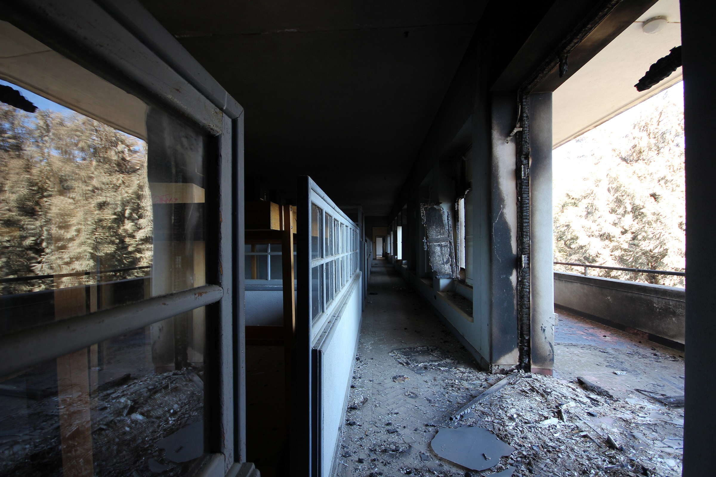 Camarata da colónia de férias de média altitude da Serra da Gardunha (após o incêndio de agosto 2017) © Pedro Seixo Rodrigues