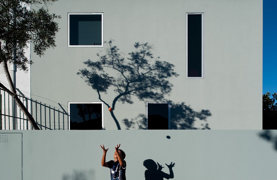 Extrastudio (João Ferrão e João Costa Ribeiro): Casa na Ajuda, Lisboa, Portugal