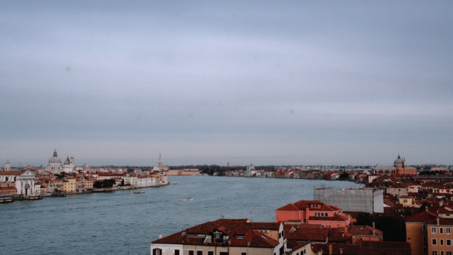 Still de "Vizinhos" – Vista de Veneza a partir da Giudecca