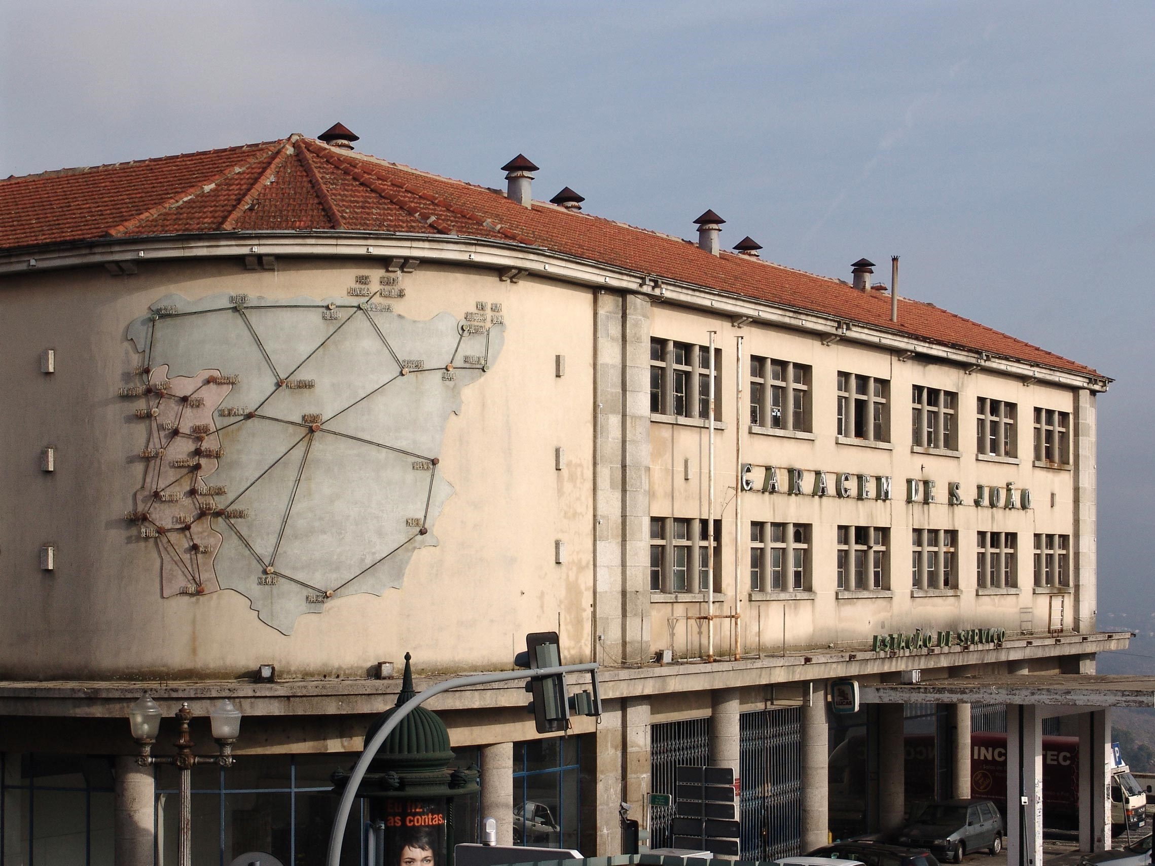 Garagem de São João – exterior (2006) 
© Pedro Seixo Rodrigues