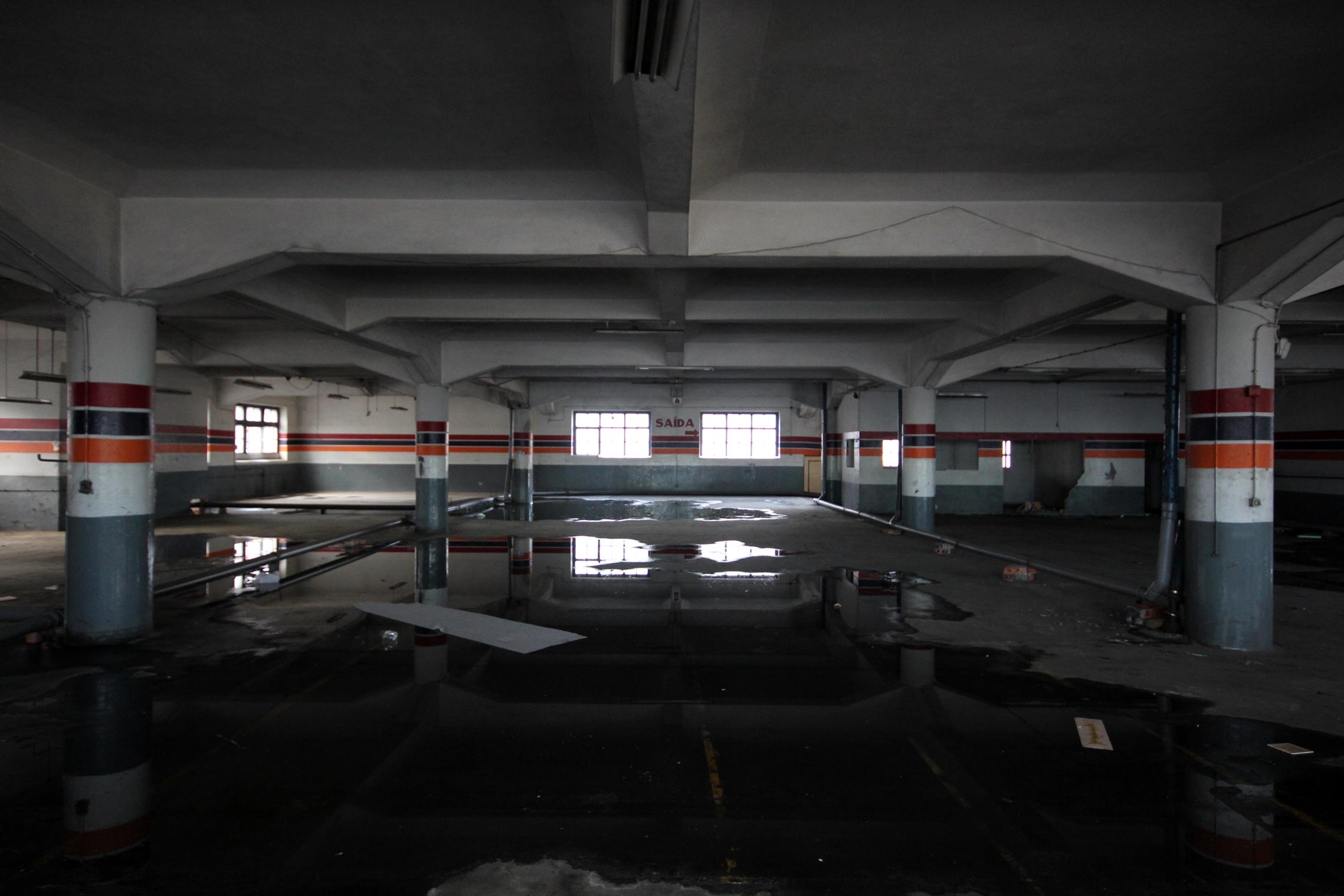 Garagem de São João – interior, piso 1 (2014) 
© Pedro Seixo Rodrigues